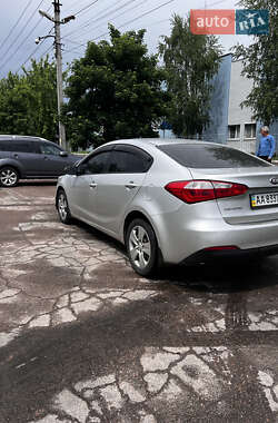 Седан Kia Cerato 2013 в 