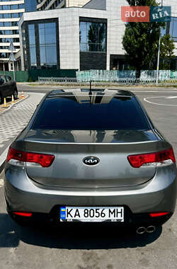 Купе Kia Cerato 2011 в 