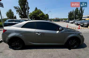 Купе Kia Cerato 2011 в 