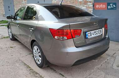 Седан Kia Cerato 2011 в 