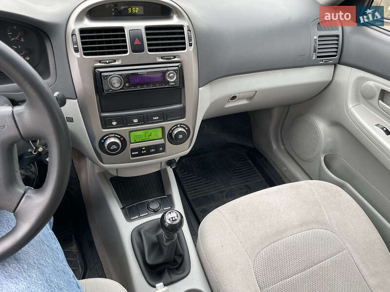 Седан Kia Cerato 2006 в Львове