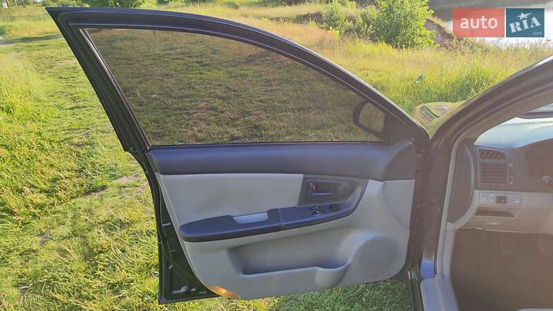 Седан Kia Cerato 2006 в Тростянце