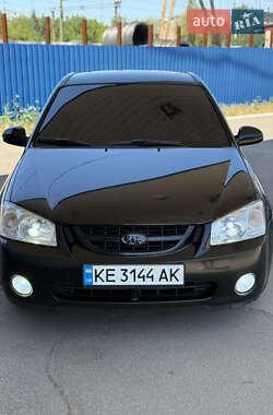 Седан Kia Cerato 2006 в Кривом Роге