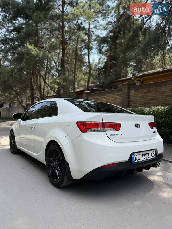 Седан Kia Cerato 2012 в Каменском