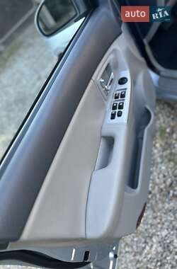 Седан Kia Cerato 2008 в 