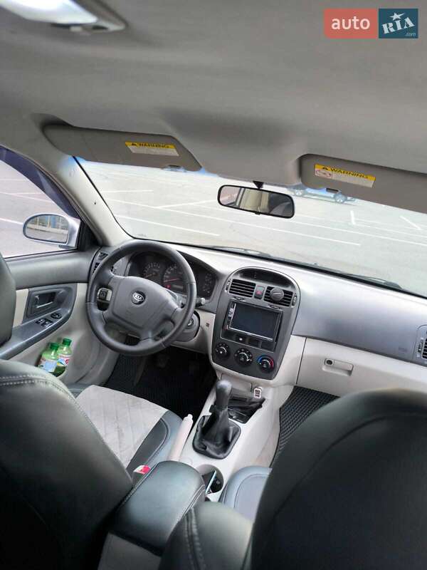 Седан Kia Cerato 2005 в Днепре