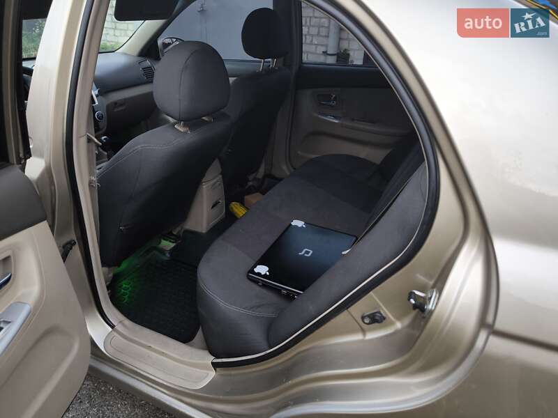 Седан Kia Cerato 2007 в Днепре