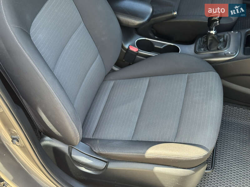 Седан Kia Cerato 2013 в Киеве
