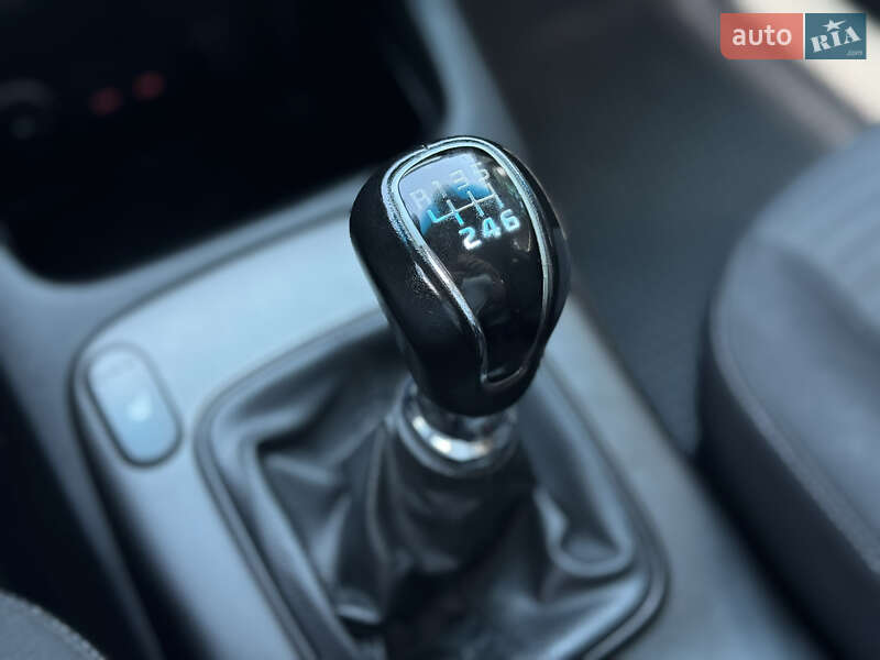 Седан Kia Cerato 2013 в Киеве