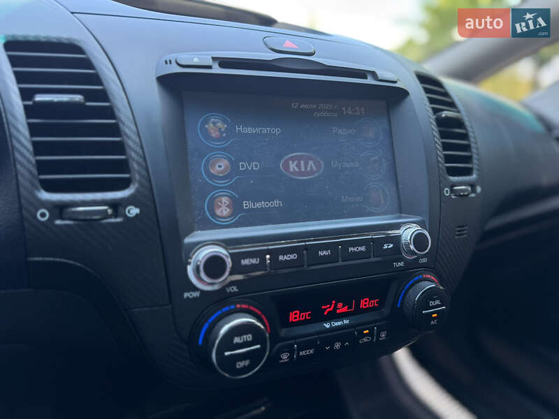 Седан Kia Cerato 2013 в Киеве