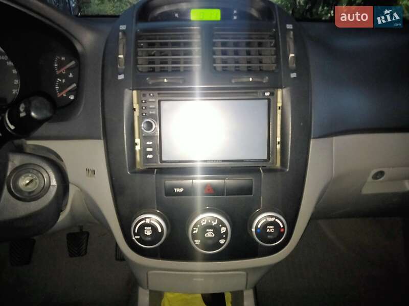 Седан Kia Cerato 2007 в Марганці