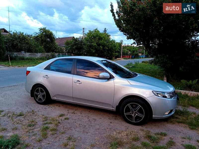 Седан Kia Cerato 2009 в Звенигородке