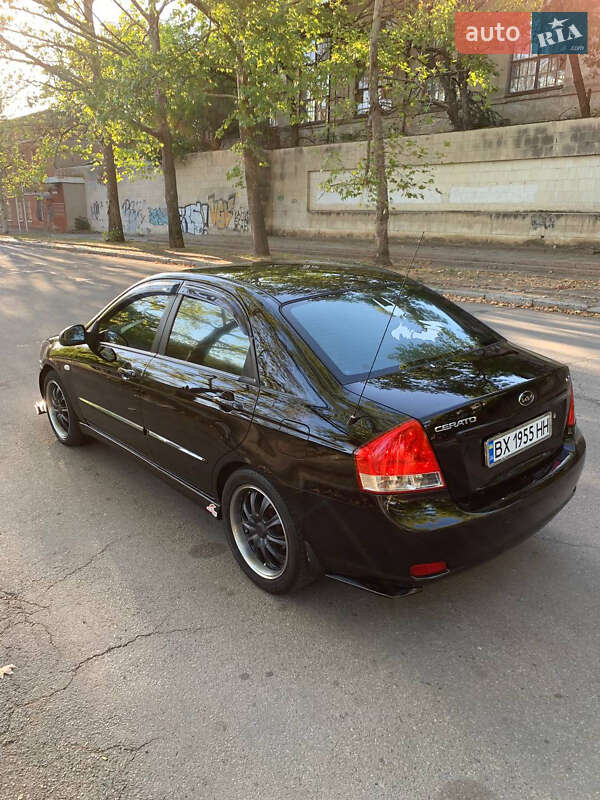Седан Kia Cerato 2007 в Николаеве
