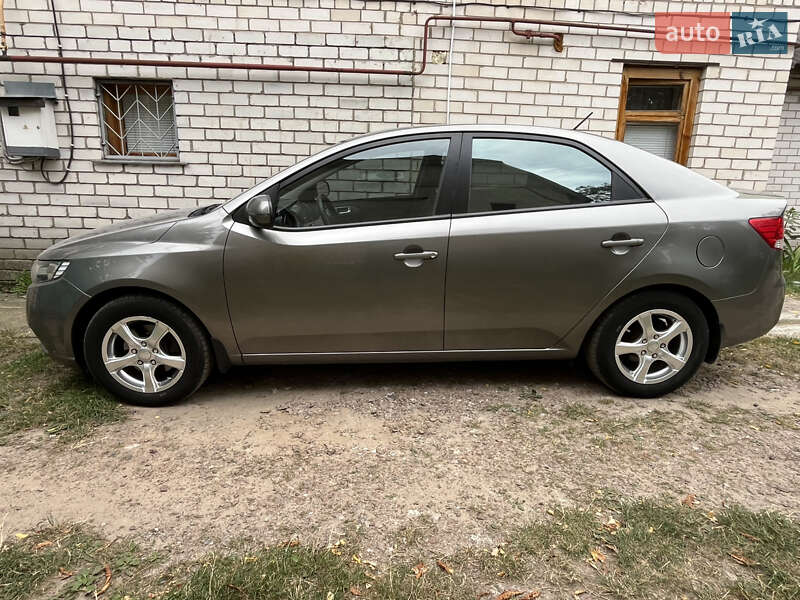 Седан Kia Cerato 2011 в Чернигове фото 4 Седан Kia Cerato 2011 в Чернигове