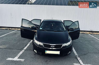 Седан Kia Cerato 2010 в Ужгороде