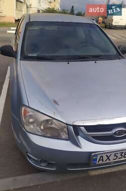 Хэтчбек Kia Cerato 2006 в  фото 4 Хэтчбек Kia Cerato 2006 в