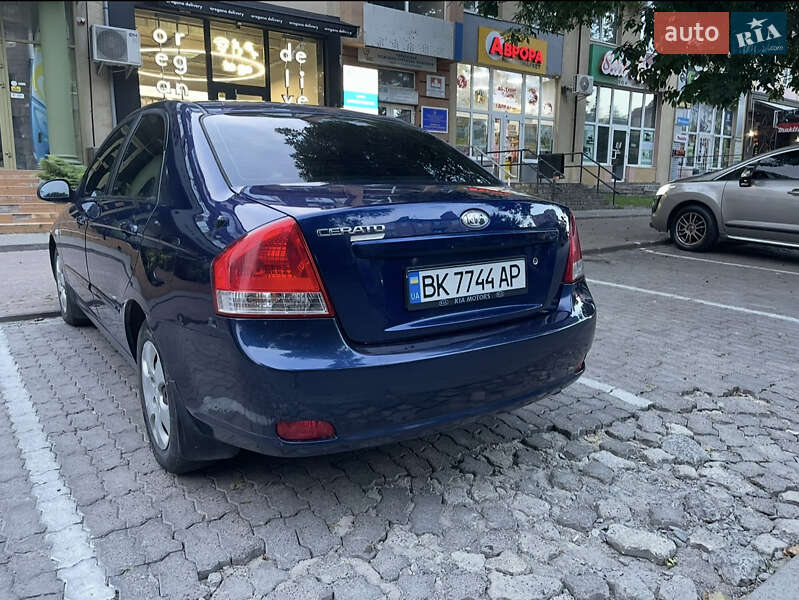 Седан Kia Cerato 2008 в Рівному фото 3 Седан Kia Cerato 2008 в Рівному