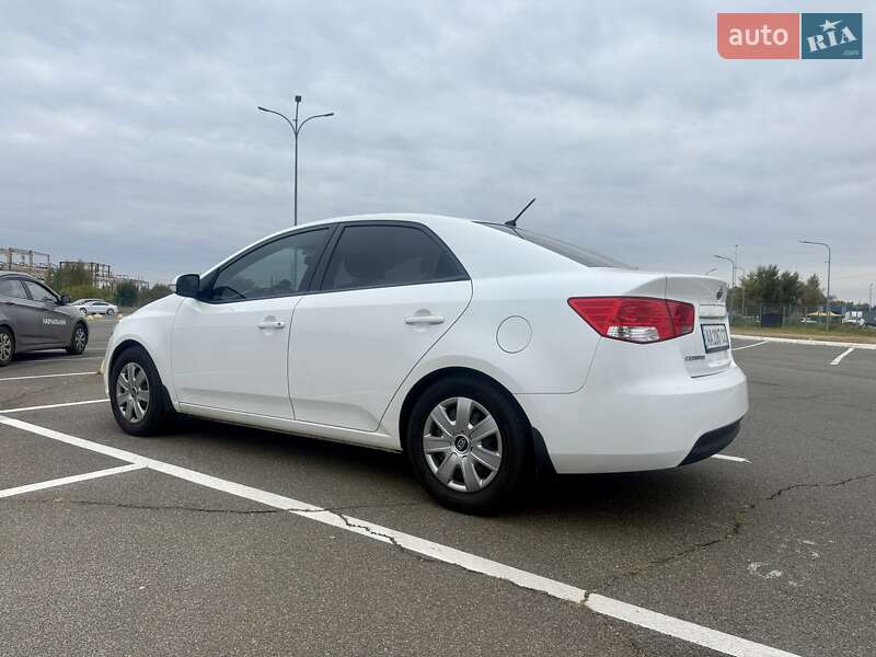Седан Kia Cerato 2011 в Киеве фото 4 Седан Kia Cerato 2011 в Киеве