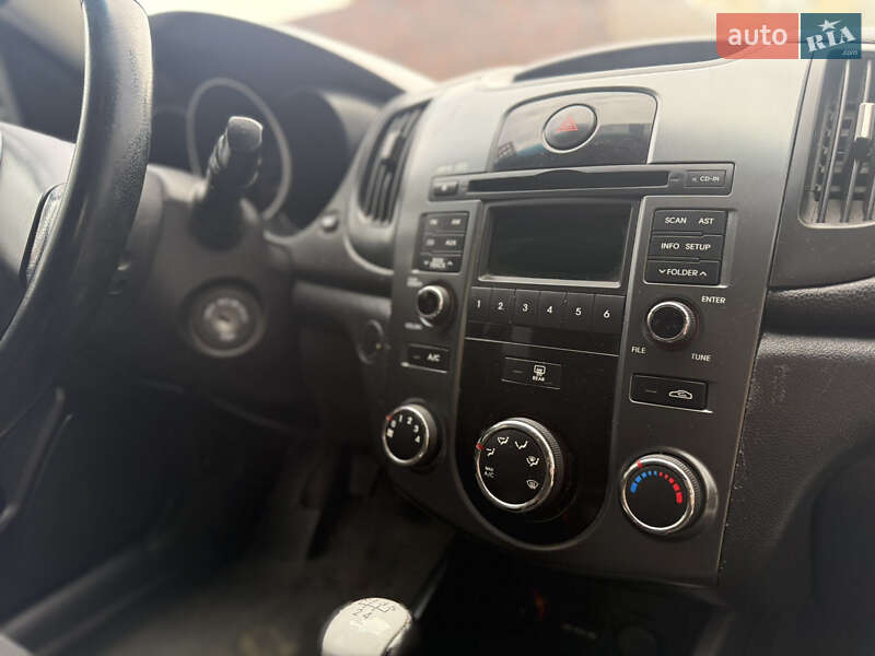 Седан Kia Cerato 2009 в Дніпрі фото 5 Седан Kia Cerato 2009 в Дніпрі