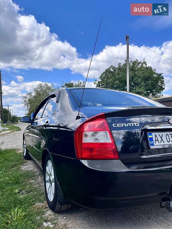 Седан Kia Cerato 2005 в Новой Водолаге