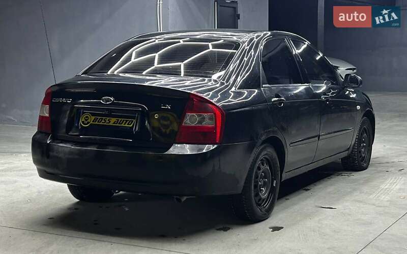 Седан Kia Cerato 2005 в Черновцах