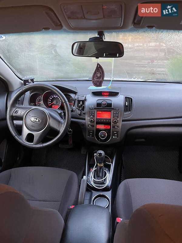 Седан Kia Cerato 2011 в Одессе