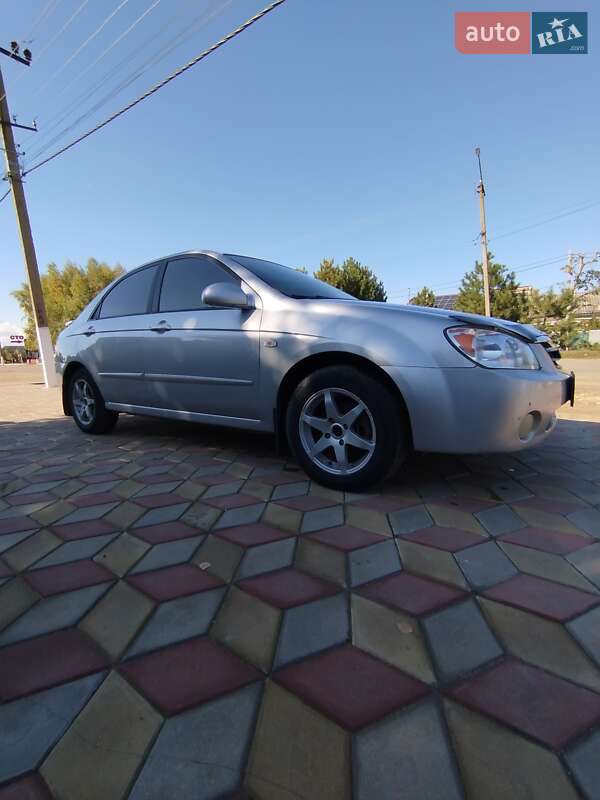 Седан Kia Cerato 2004 в Біляївці
