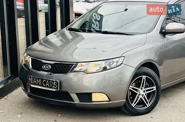 Седан Kia Cerato 2011 в 