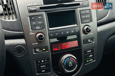 Седан Kia Cerato 2011 в 