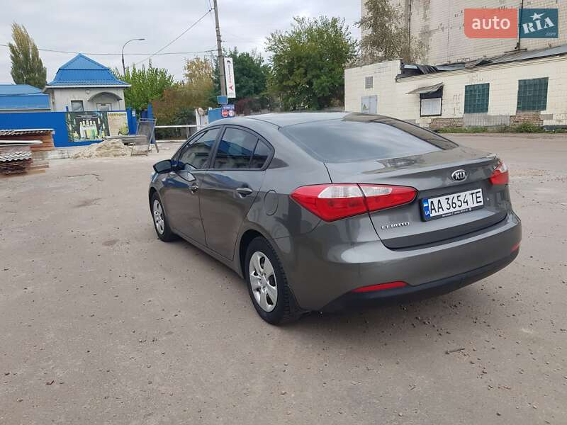 Седан Kia Cerato 2013 в Києві