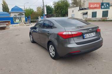 Седан Kia Cerato 2013 в 