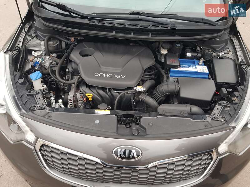 Седан Kia Cerato 2013 в Києві
