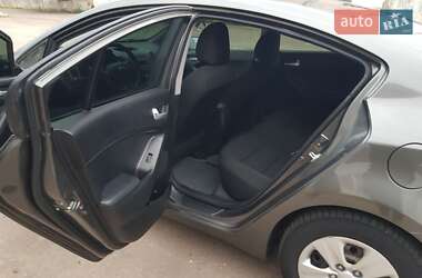 Седан Kia Cerato 2013 в 