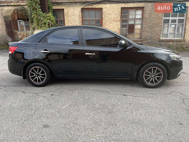 Седан Kia Cerato 2010 в Ромнах фото 6 Седан Kia Cerato 2010 в Ромнах