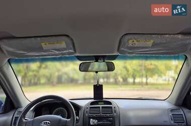 Седан Kia Cerato 2007 в 