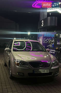 Седан Kia Cerato 2008 в Ужгороді