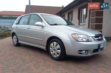 Хэтчбек Kia Cerato 2006 в  фото 3 Хэтчбек Kia Cerato 2006 в