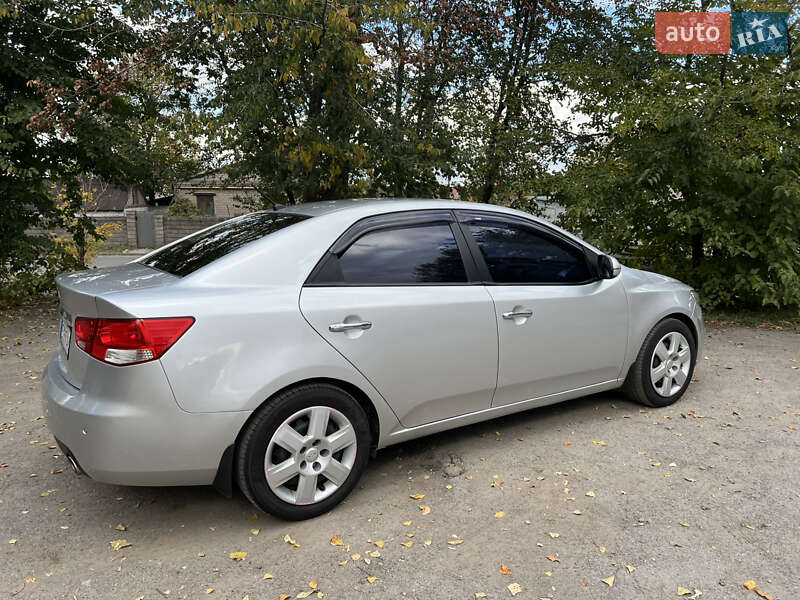 Седан Kia Cerato 2012 в Каменском