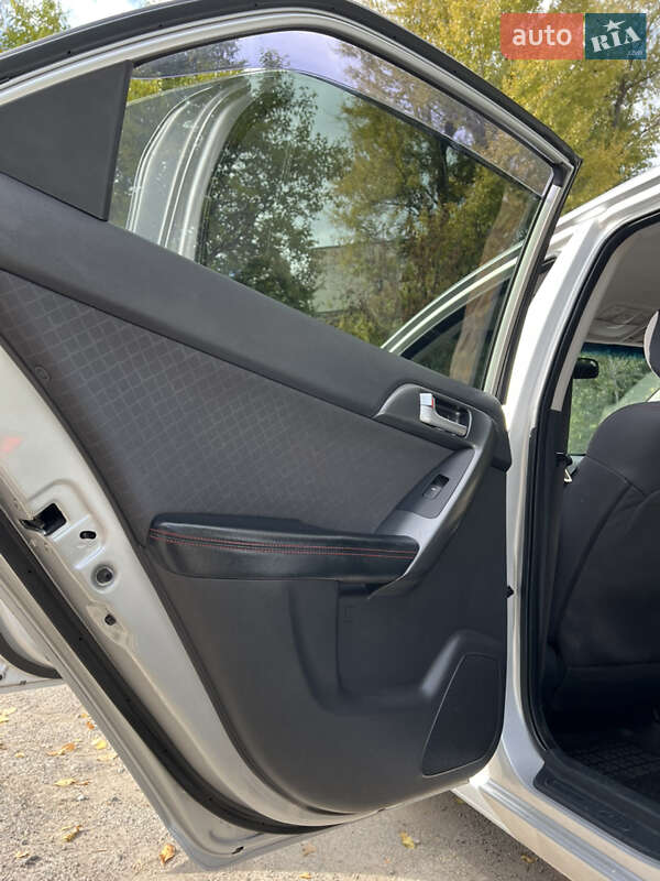 Седан Kia Cerato 2012 в Каменском