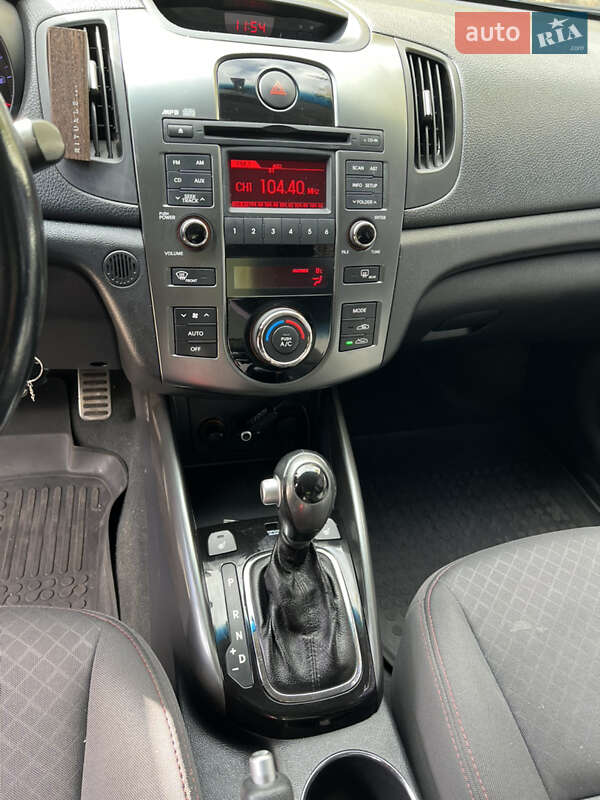 Седан Kia Cerato 2012 в Каменском