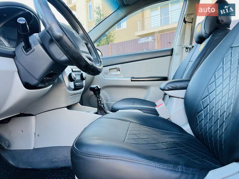 Седан Kia Cerato 2007 в Чернівцях