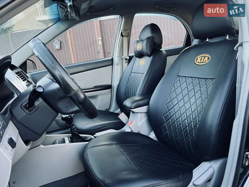 Седан Kia Cerato 2007 в Чернівцях