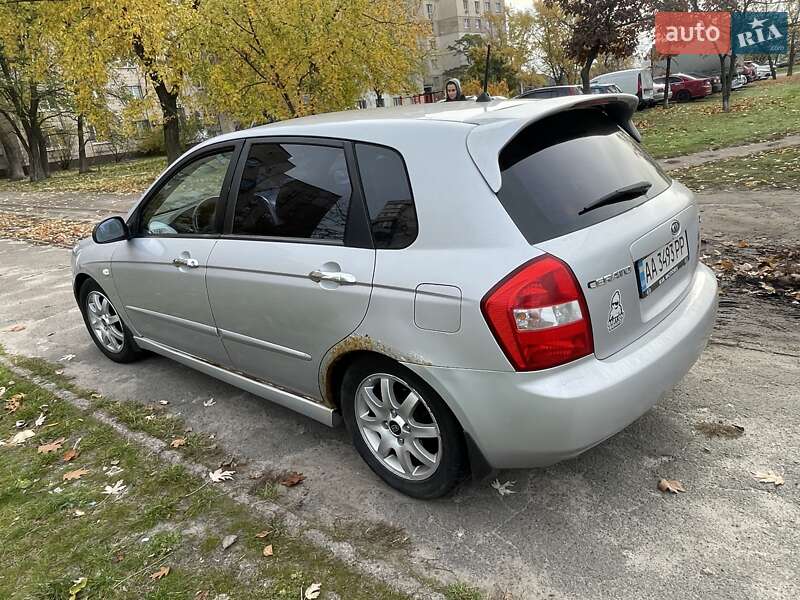 Хэтчбек Kia Cerato 2006 в Киеве