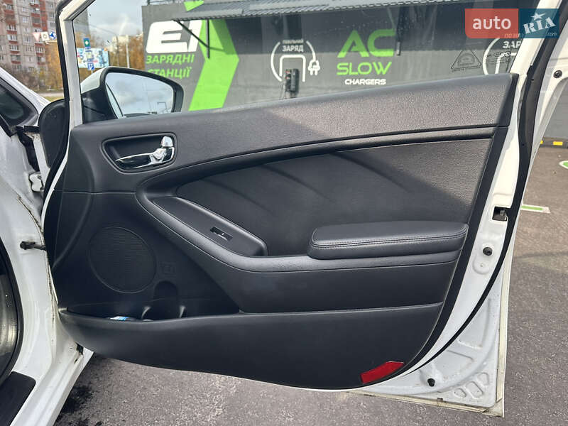 Седан Kia Cerato 2012 в Чернигове фото 37 Седан Kia Cerato 2012 в Чернигове