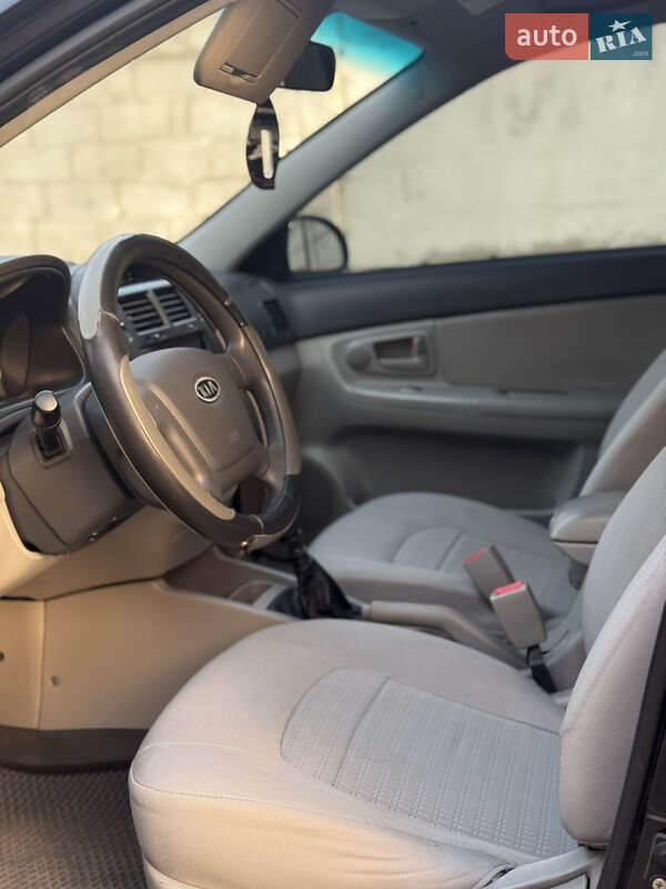 Седан Kia Cerato 2007 в Днепре