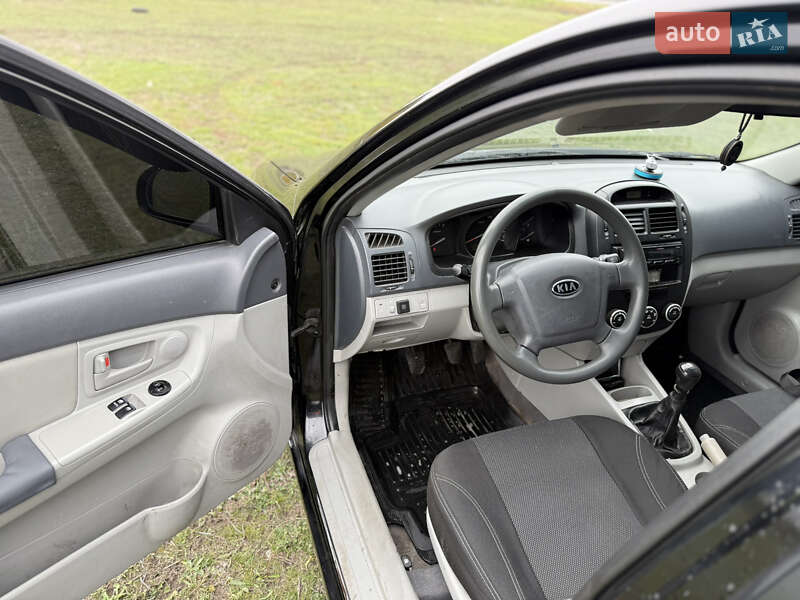 Седан Kia Cerato 2007 в Днепре
