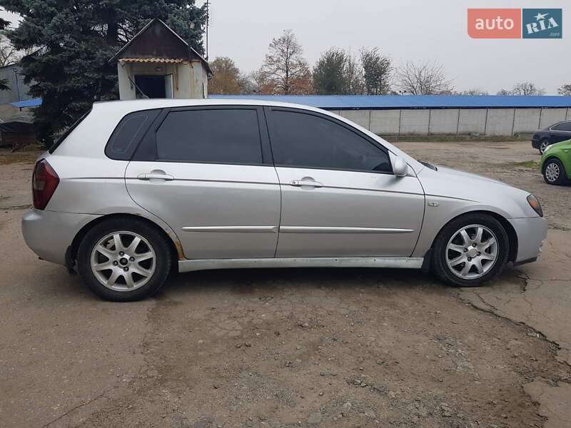 Хэтчбек Kia Cerato 2005 в Днепре фото 4 Хэтчбек Kia Cerato 2005 в Днепре