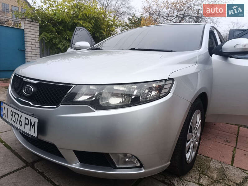 Седан Kia Cerato 2009 в Киеве