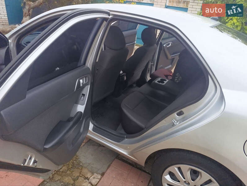 Седан Kia Cerato 2009 в Киеве