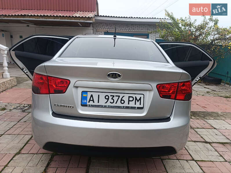 Седан Kia Cerato 2009 в Киеве